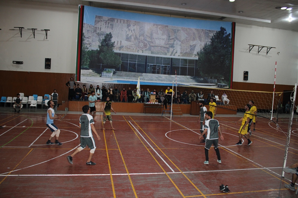 فاینل مسابقات والیبال بین پوهنځی های جیوماتیک و کدستر و پوهنځی ساختمانی  پوهنتون پولی تخنیک کابل برگزار گردید.
