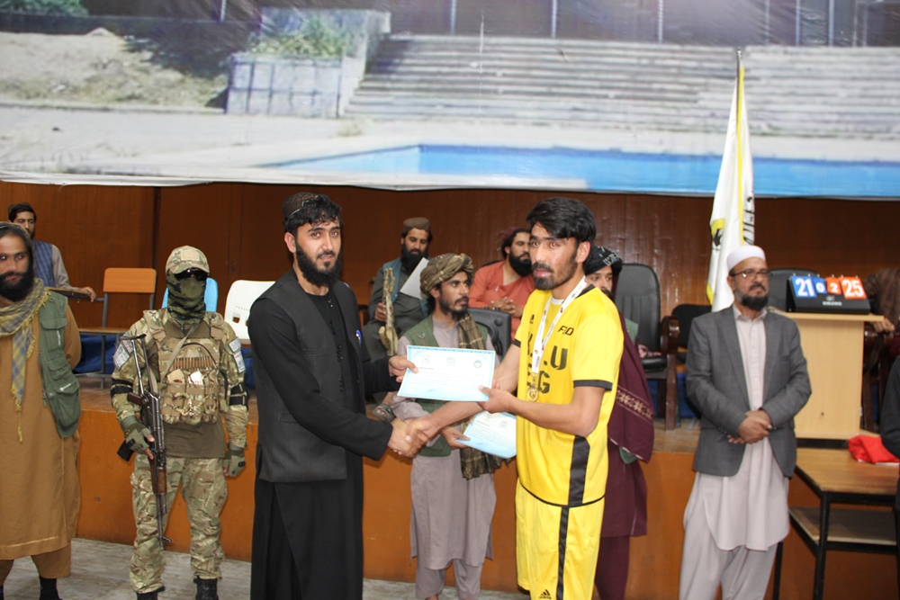 فاینل مسابقات والیبال بین پوهنځی های جیوماتیک و کدستر و پوهنځی ساختمانی  پوهنتون پولی تخنیک کابل برگزار گردید.